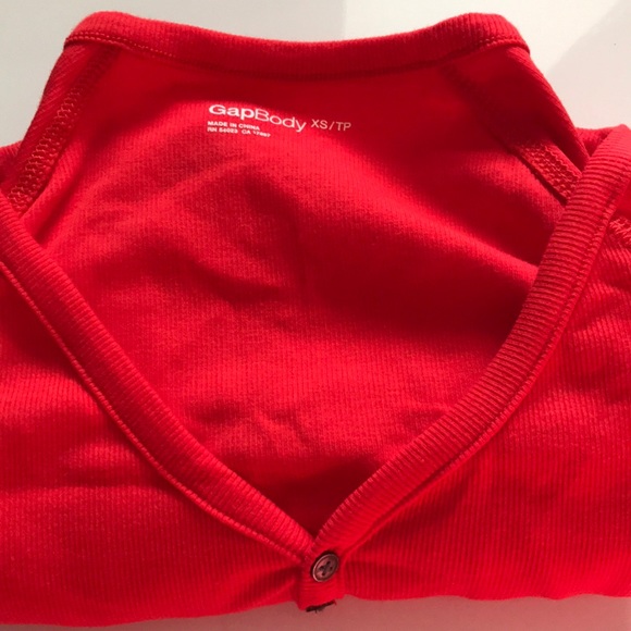 GapBody Shirt - Picture 2 of 3